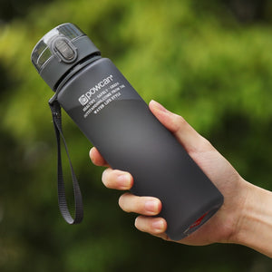 HOT Water Bottle 560ml Plastic Direct Drinking Bottle School Water Bottles Shaker Bottle Gourde En Plastique Sport