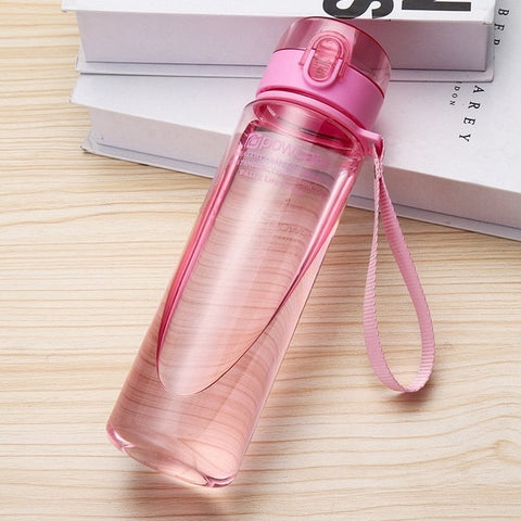 HOT Water Bottle 560ml Plastic Direct Drinking Bottle School Water Bottles Shaker Bottle Gourde En Plastique Sport